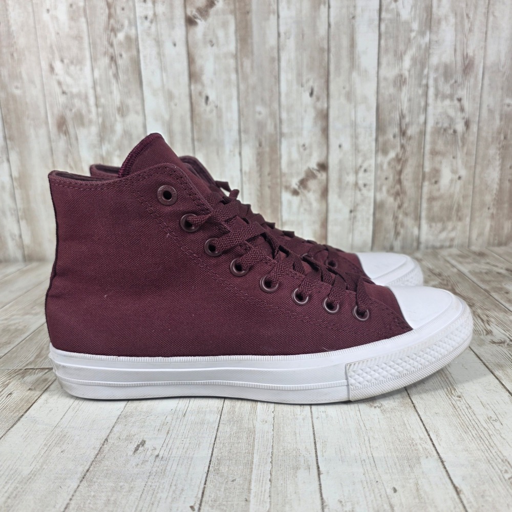Converse Chuck Taylor All Star Burgundy High Top Sneakers Women US 7 EU 40‎